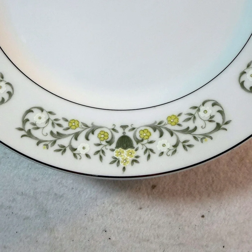 Sterling Fine China Florentine Dinner Plates Set of 4 White Floral 10' MCM